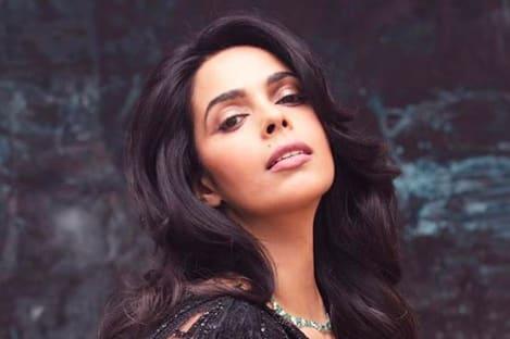 People comfortable with actresses doing frontal nude scenes: Mallika
