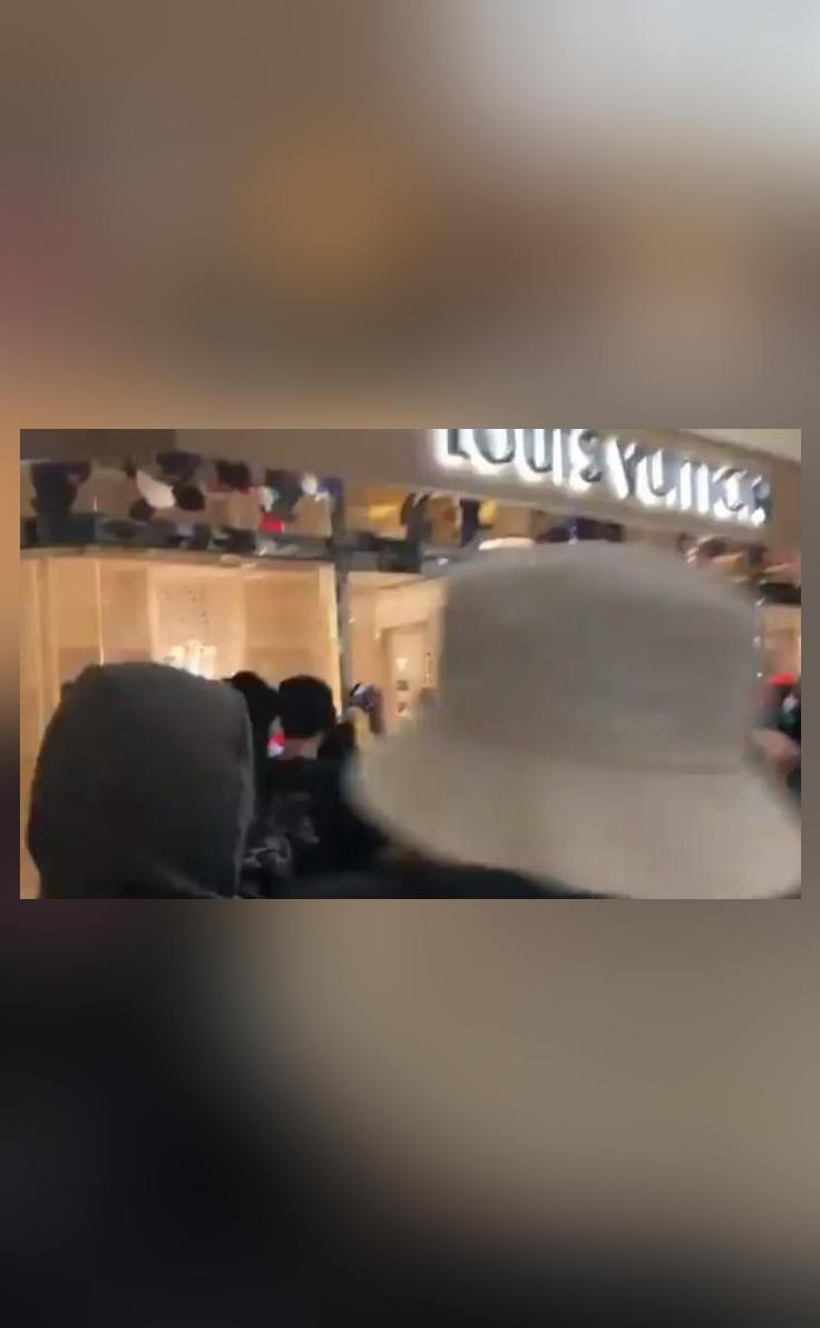 People protesting black man&#39;s death loot Louis Vuitton store in US; video surfaces | World News ...