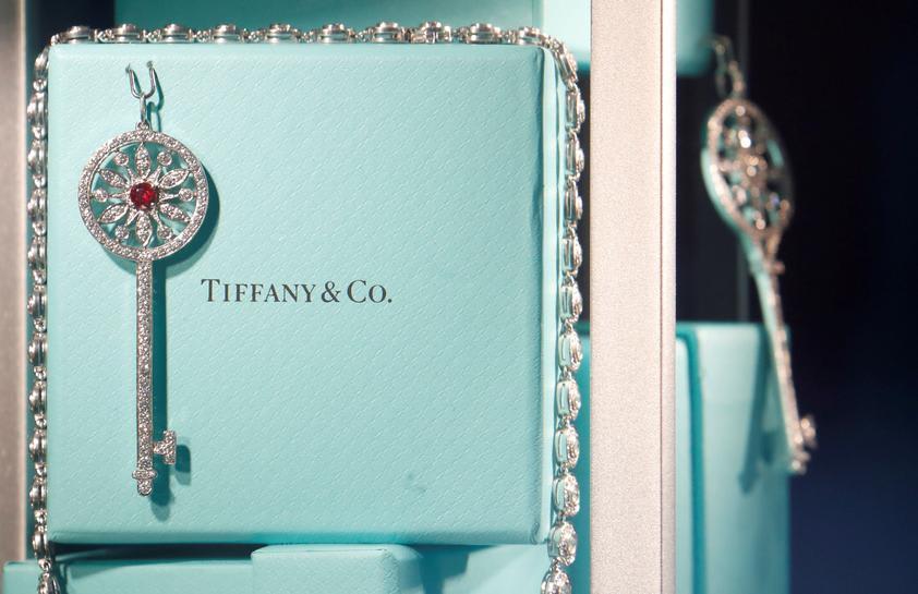 Louis Vuitton parent to buy Tiffany at reduced price of $15.8 billion | Business News | Inshorts
