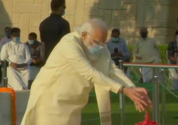 PM Modi pays tribute to Gandhiji on his 151st birth anniversary ...