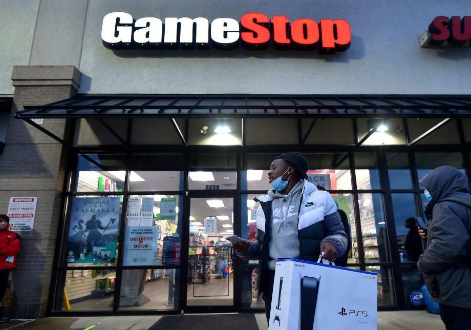 Reddit users push US firm's shares up 1900%, make hedge fund lose $3.7 bn | Business News | Inshorts