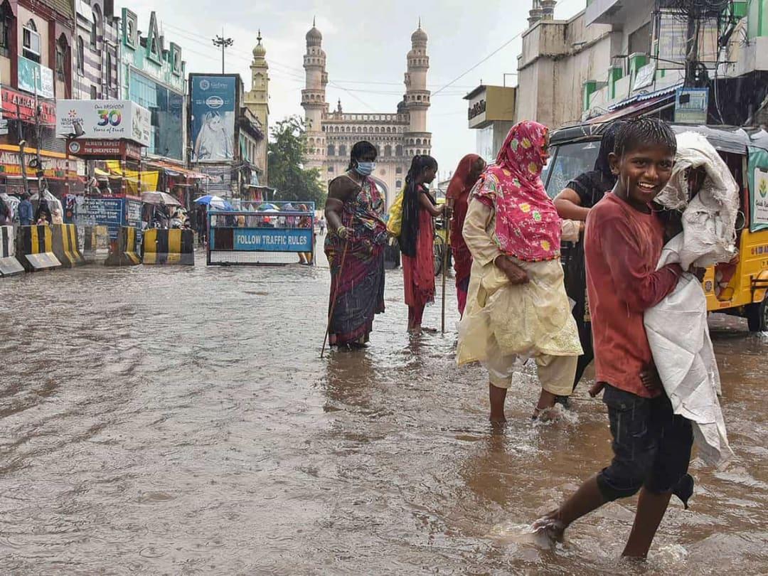 heavy-rainfall-expected-in-hyderabad-during-next-72-hours-reports