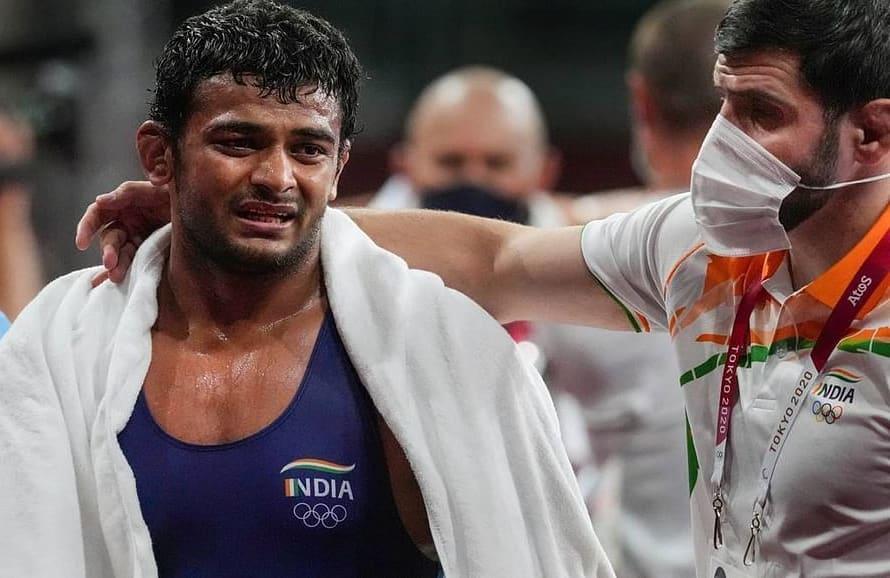 Wrestler Deepak Punia's foreign coach assaults referee, thrown out of