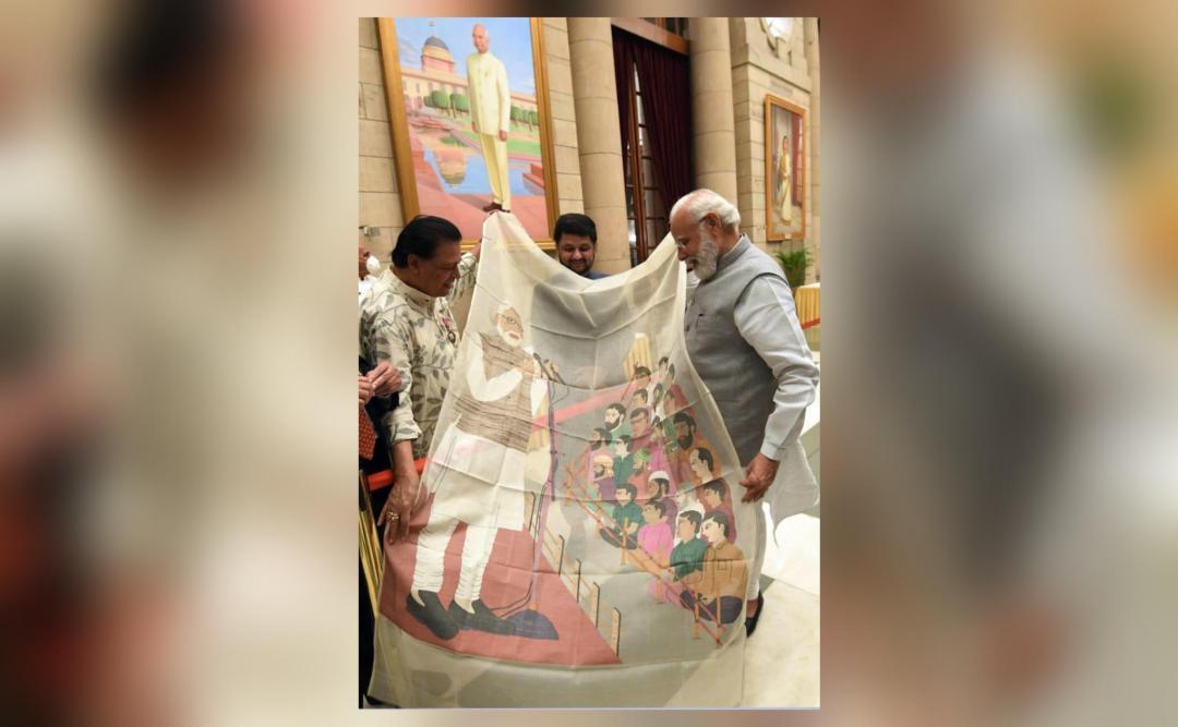 पीएम मोदी ने शेयर की पद्मश्री विजेता बीरेन कुमार बसाक से मिले तोहफे की  तस्वीर