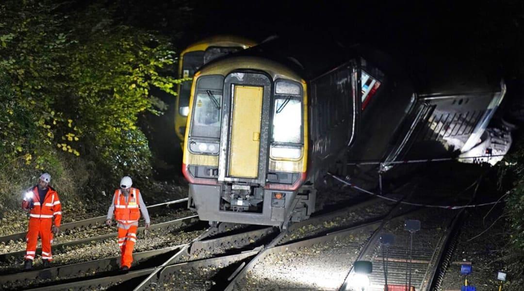 Several people injured after 2 passenger trains crash in UK World