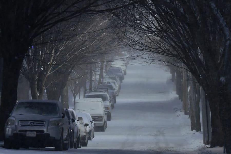 Travel services suspended as winter storm hits across Northeast US