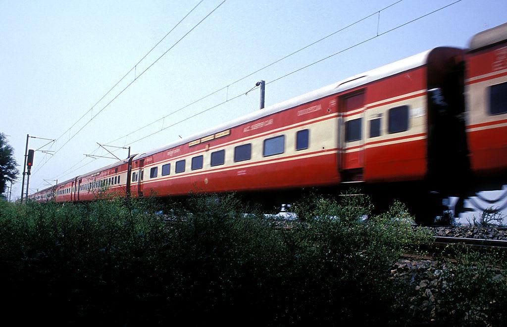 Indian Railways resumes providing linen, blankets inside trains