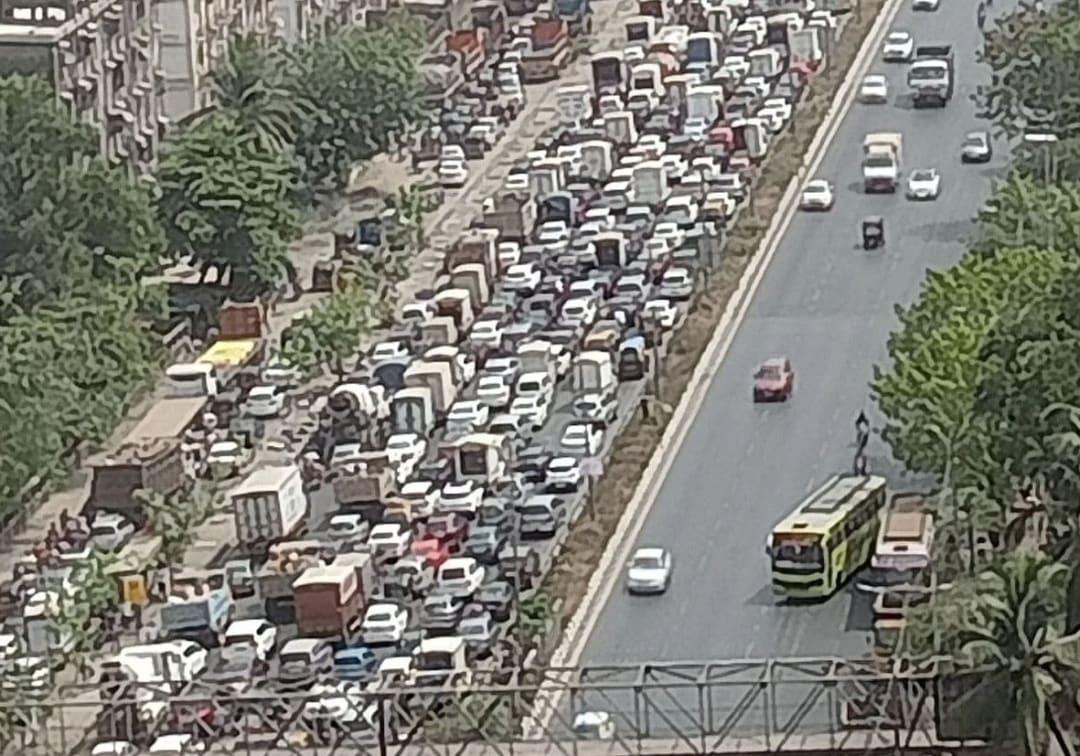 heavy-traffic-on-mumbai-s-eastern-express-highway-as-jvlr-flyover-shut