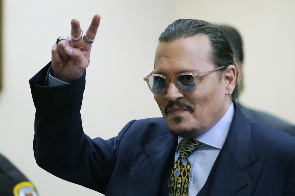 Johnny Depp's severed finger story has flaws, claims hand surgeon ...
