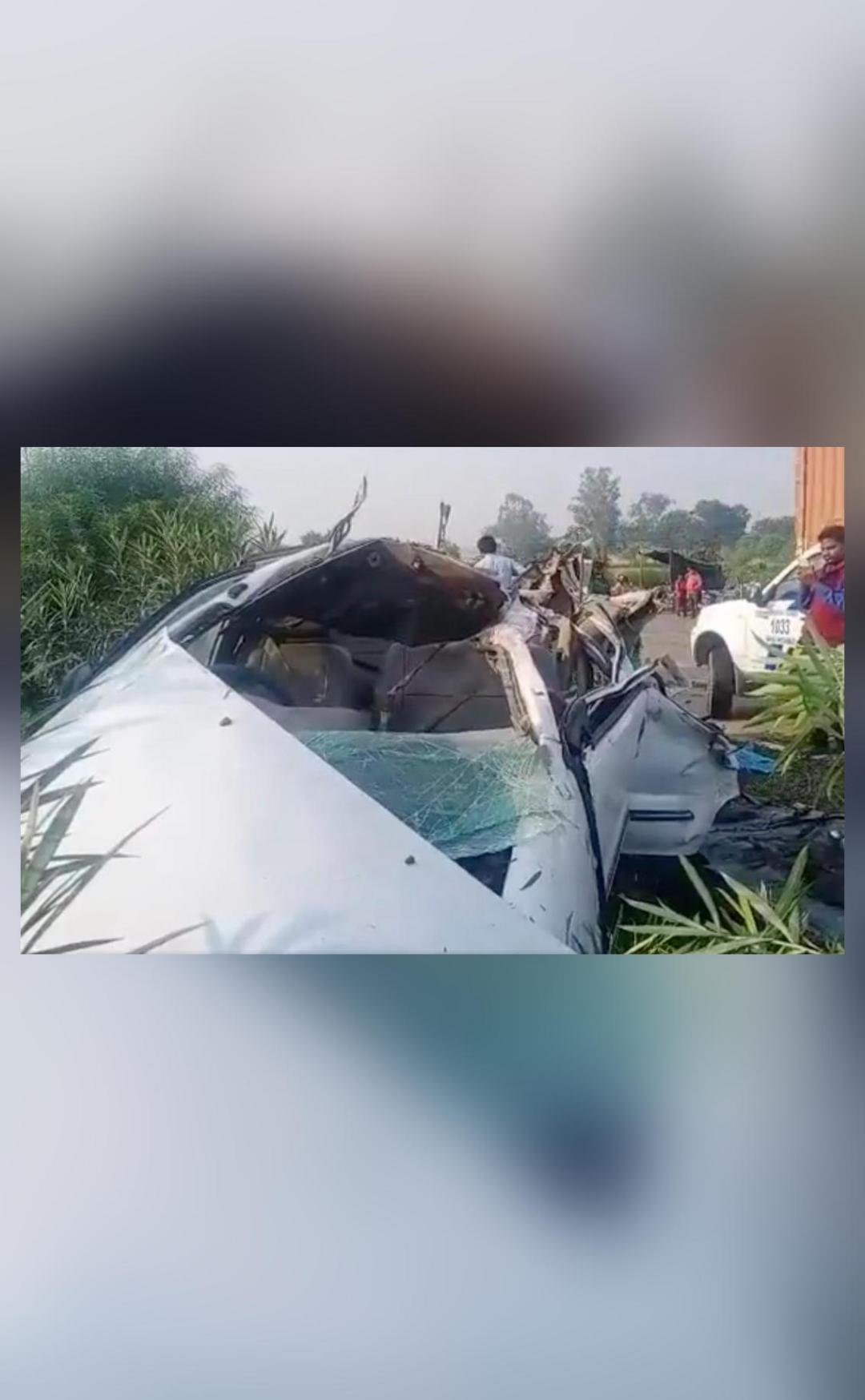 6 killed, 5 injured as car collides with electric pole on highway in UP ...