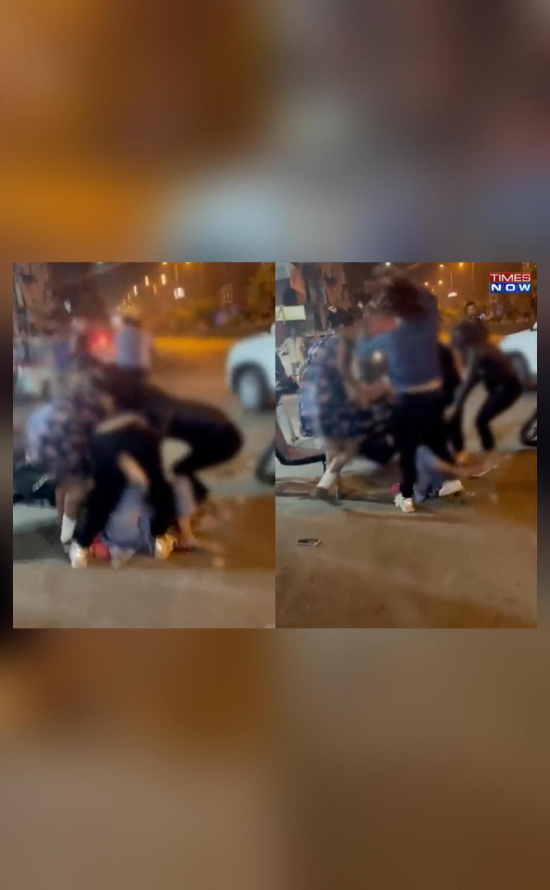Suspected Drunk Girls Punch And Kick Another Girl In Mps Indore Video