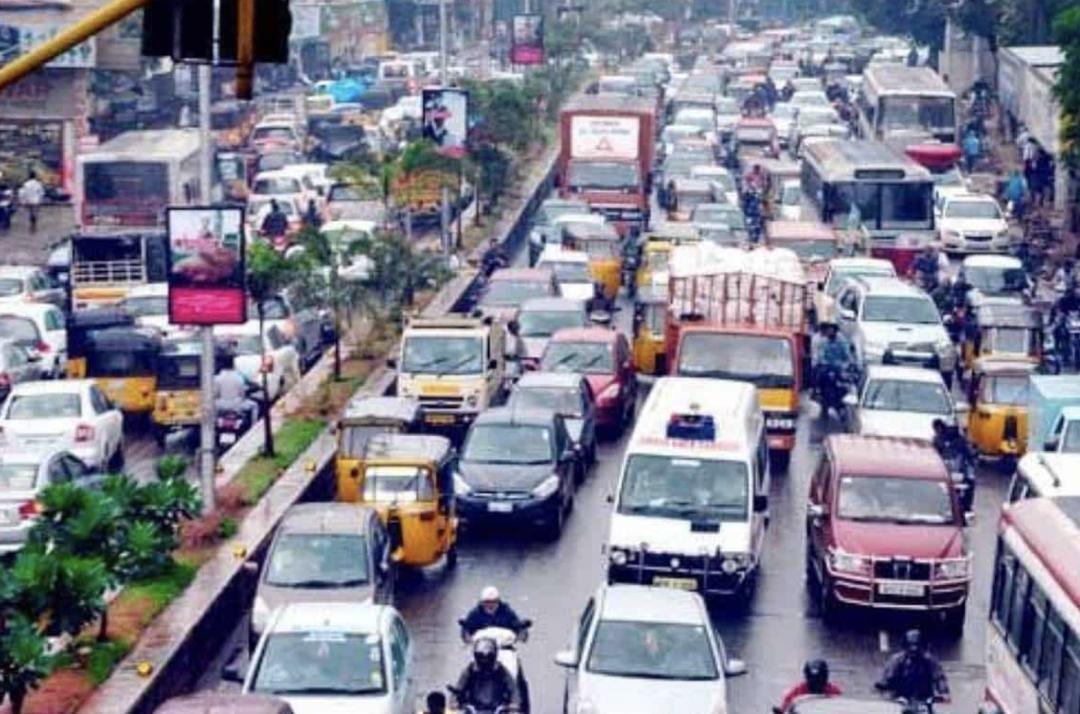 Heavy traffic jams in Hyderabad due to VIP movements diversions