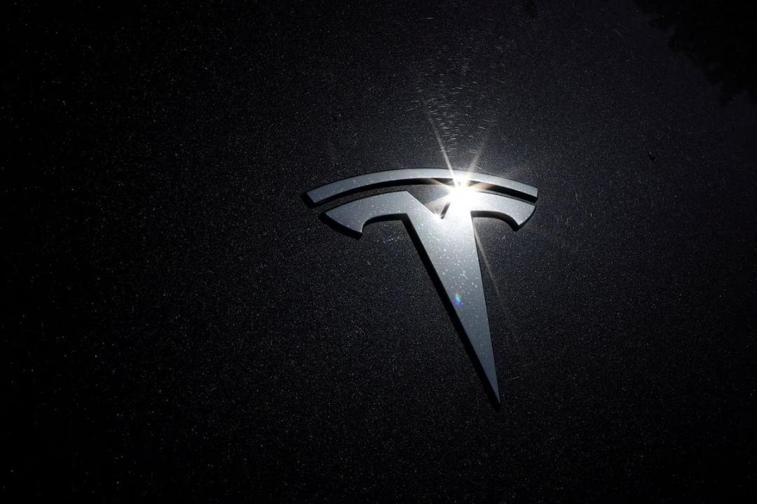 Tesla wins US Autopilot crash case, plaintiff awarded no damages