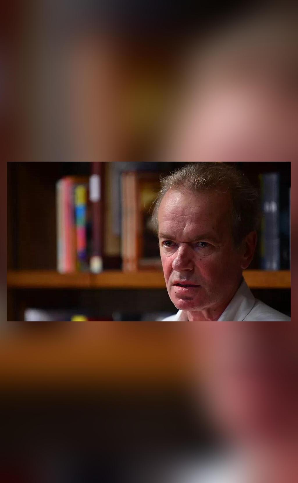British novelist Martin Amis dies at the age of 73 World News Inshorts