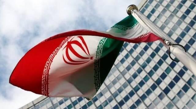 Iran Police shoot & kill 9-year-old after his father stole a car - Vimarsana News