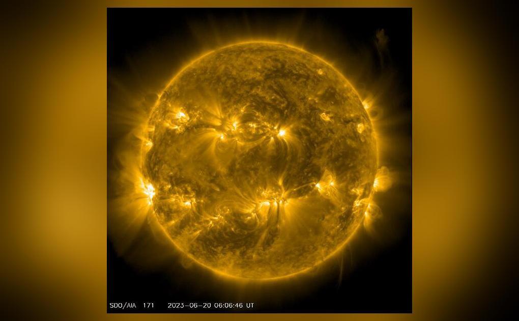 Sun emits strong solar flare, NASA shares pic