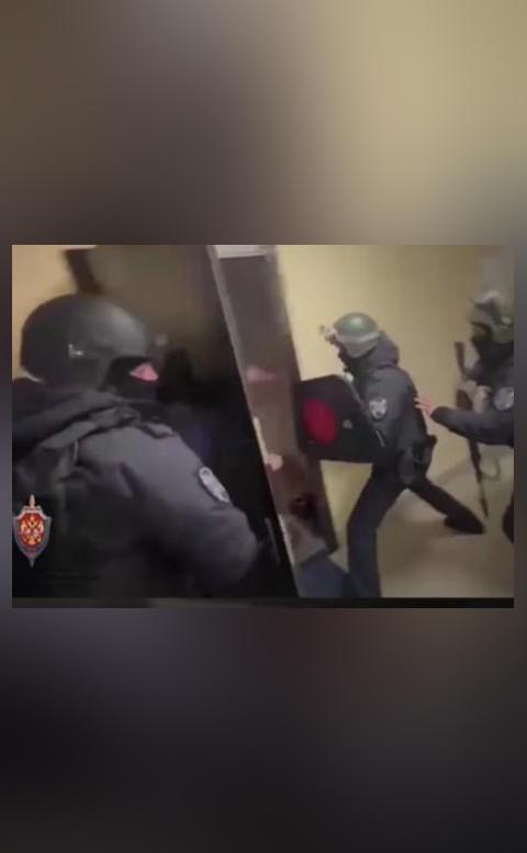 Russia's FSB raids clinic issuing fake doc to Ukrainians, clip out
