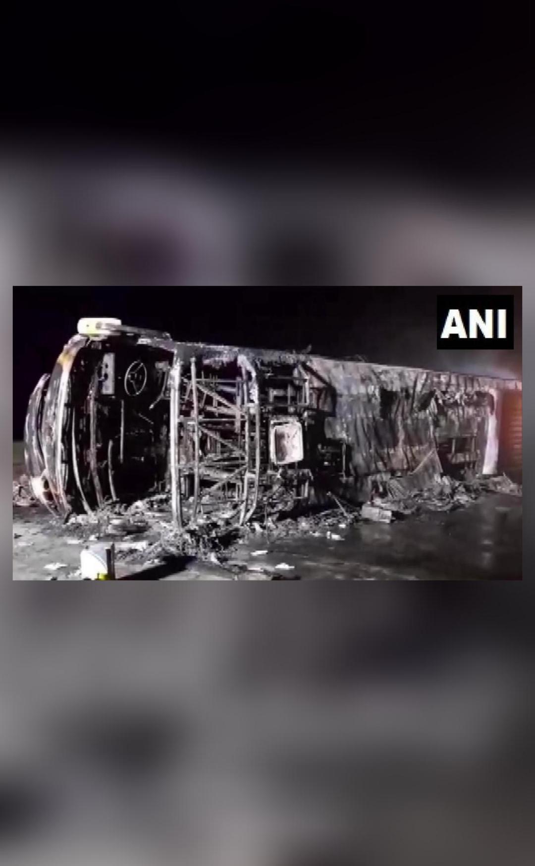 25 people burnt to death as bus catches fire on expressway in Maharashtra
