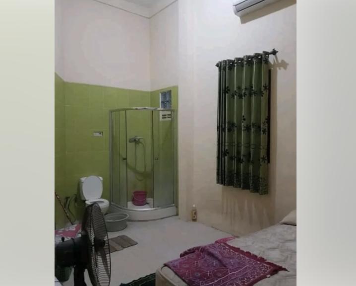 Pic of Delhi house with shower & toilet inside bedroom goes viral ...