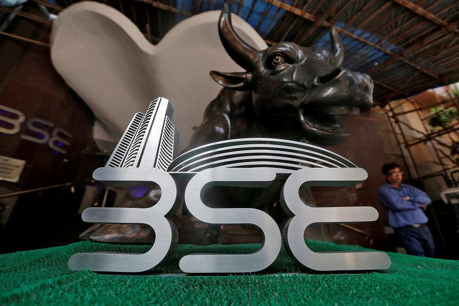 Indian indexes poised for slight gain, but concerns linger.