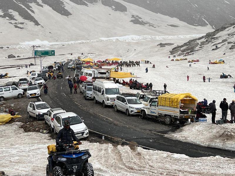 Himachal launches eco-friendly bus to Rohtang Pass for ₹500