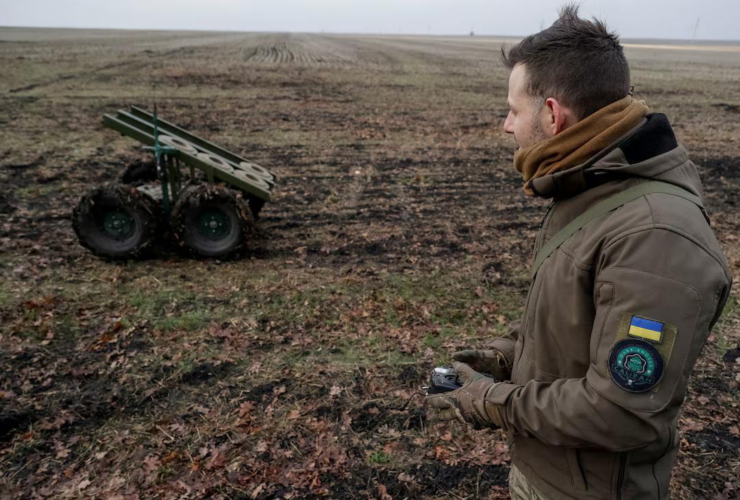 Ukraine Prez signs decree to withdraw ban on anti-personnel mines