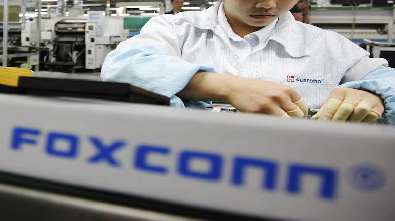 Foxconn asks 300 Chinese staffers at iPhone plants in India to return home: Report