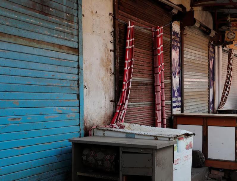What is the controversy over orders banning meat on Independence Day?