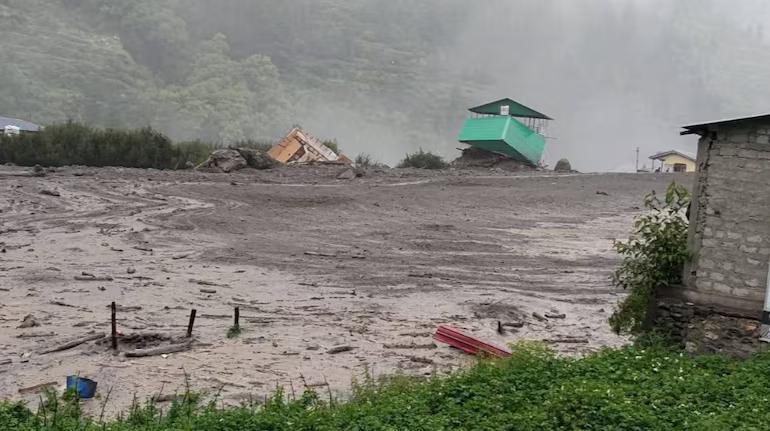What are hanging glaciers, massive ice structures behind Dharali flash floods?