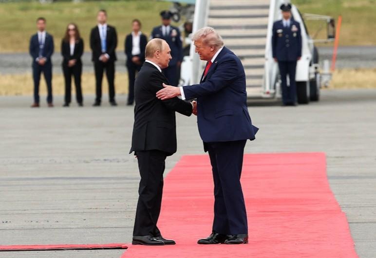 Good to see you alive: Putin to Trump