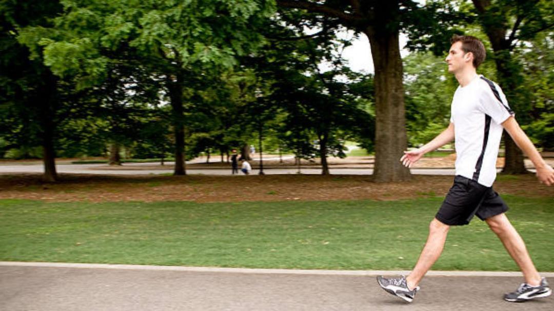 What is the 6-6-6 walking challenge which boosts heart health?