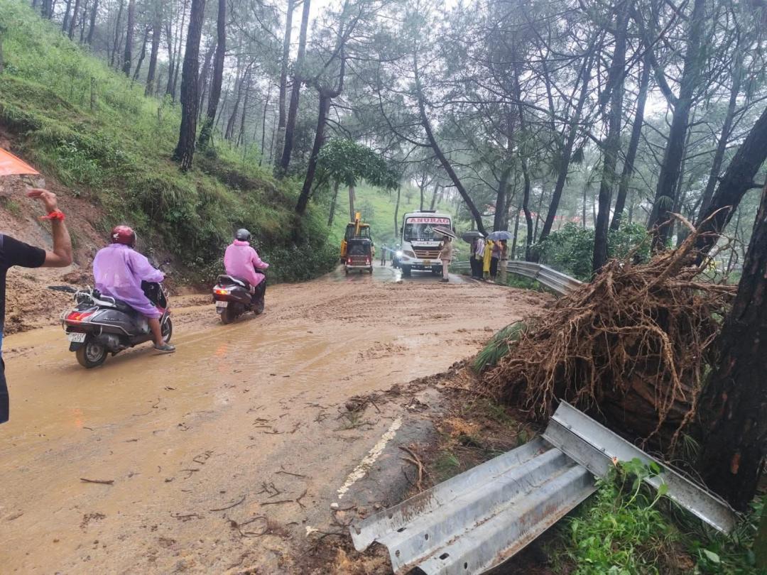 313 Himachal roads remain blocked as rain continues to wreak havoc