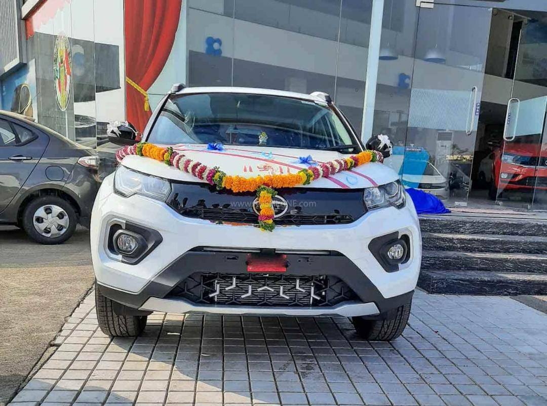 Over 1 lakh cars delivered in one day on Dhanteras