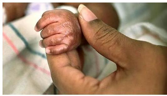 Girl begs parents not to sell her sister to agents in Telangana