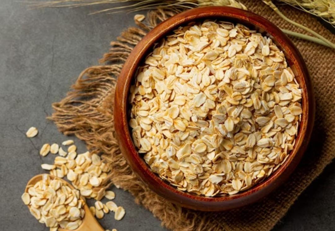 What happens to the body if a person eats oats everyday for a month?
