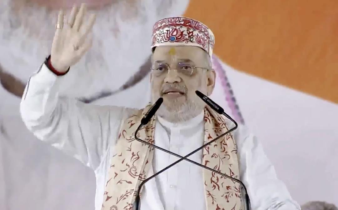 Lalu wants son as CM & Sonia wants son as PM, no seat vacant: Shah