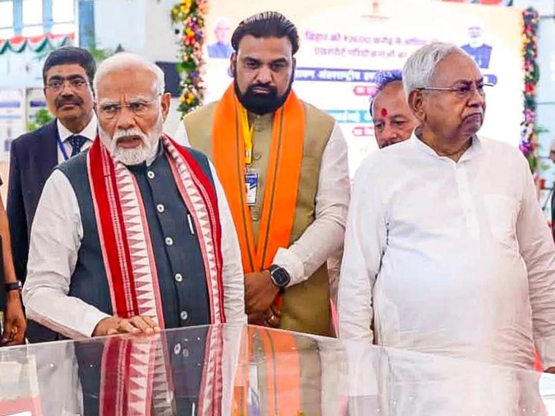 PM Modi gives 'Pehle Matdaan Phir Jalpaan' message to people as Bihar polls begin