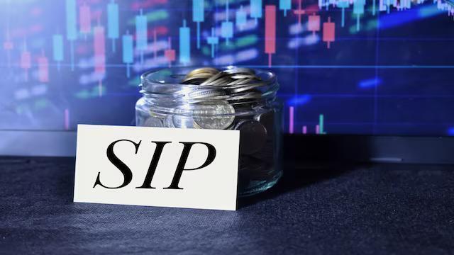 How to make a ₹15 crore retirement corpus through a monthly SIP?