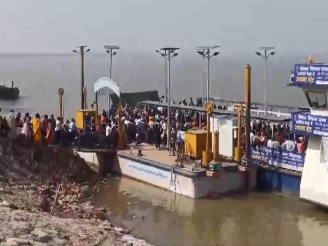 Bihar's Danapur voters use boats to reach booth, demand bridge
