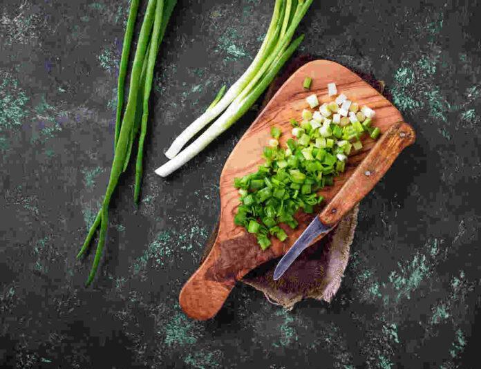 Green onions boost bone strength and heart health: Experts