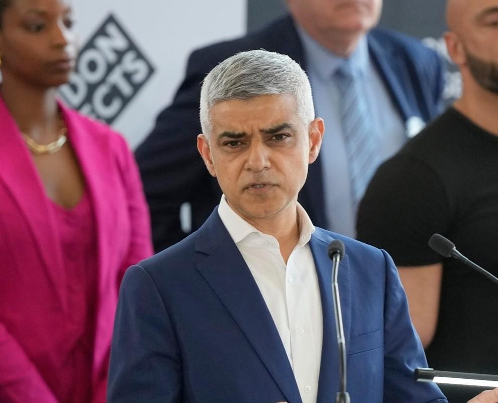 Pakistani-origin Sadiq Khan wins record 3rd term as London Mayor ...