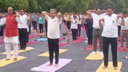 Joining in the global celebration of yoga, Hon'ble Union Minister #AshwiniVaishnaw and #mib_india Secretary #sjaju1 participate in the 10th International Day of Yoga 2024 event at Lodhi Garden, #NewDelhi.