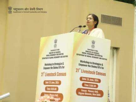 Smt. Varsha Joshi, Additional Secretary (CDD), DAH&D, Govt of India, delivered the keynote speech at the Workshop on Strategy & Empowering States/UTs for the 21st Livestock Census, held in New Delhi on June 25, 2024. 
#livestockcensus