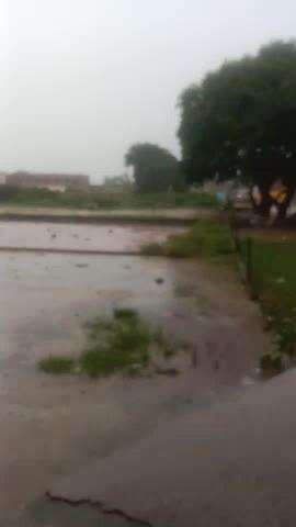 Gaon Sankara Jila Aligarh lagatar Barish Ke Chalte