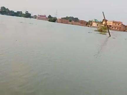 vikrampur gaon mein Pani bhar Gaya hai