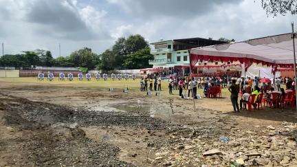 होशंगाबाद के Sng स्कूल के पीछे ग्राउण्ड मैं चल रही तीरंदाज़ी प्रतियोगिता देखिए