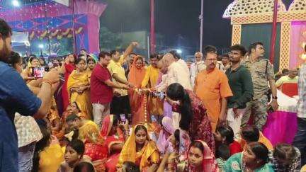 #katihar  #mahapaur   Usha_agrwal or #MLC Sri Ashok_Agarwal k dura #maa durga aarti ... सर्वमंगला सर्जनिक दुर्गास्थान