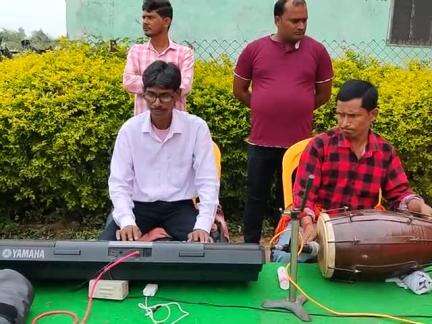 बिहार औरंगाबाद नवीनगर प्रखण्ड अंकोरहा पंचायत कोलंबस पब्लिक स्कूल में किसी कार्यक्रम का आगाज