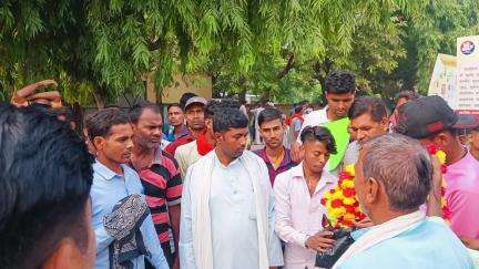 नौतन प्रखंड में पैक्स प्रत्याशी संदीप गदी चुनाव के लिए श्यामपुर कोतराहा पंचायत में दाखिल दिए