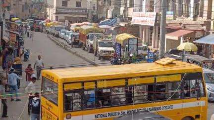 पंचकूला: गांधी चौक कालका में कार की टक्कर से पोता घायल, एक टांग में फ्रैक्चर, गरीब विधवा दादी ने कालका पुलिस से मदद मांगी